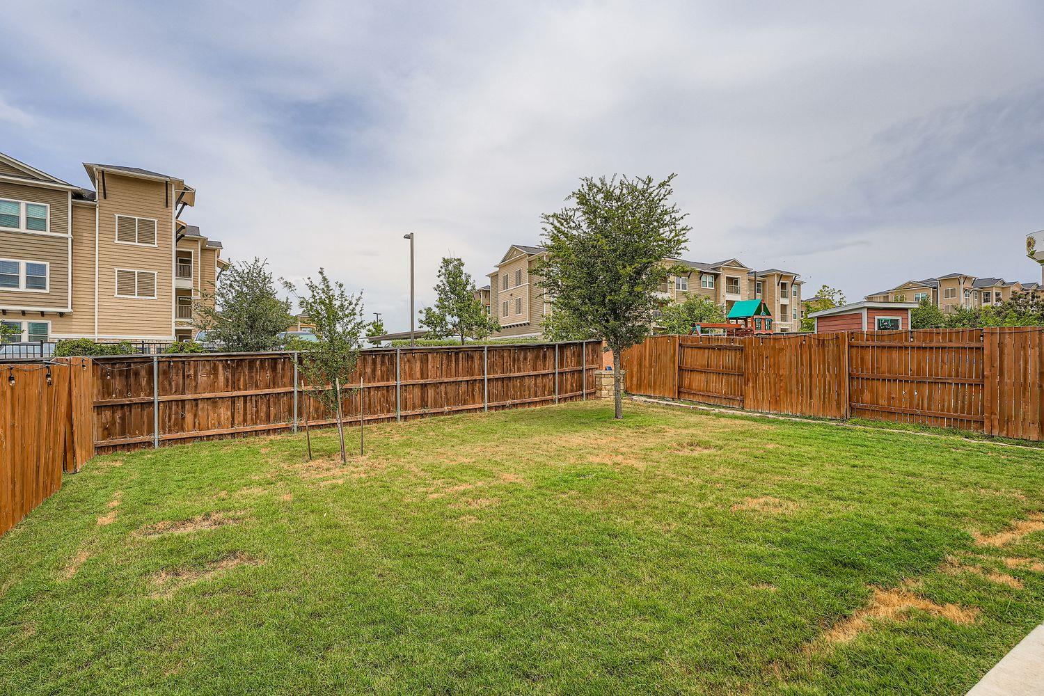 211 Satsuma Dr, Buda, TX 78610