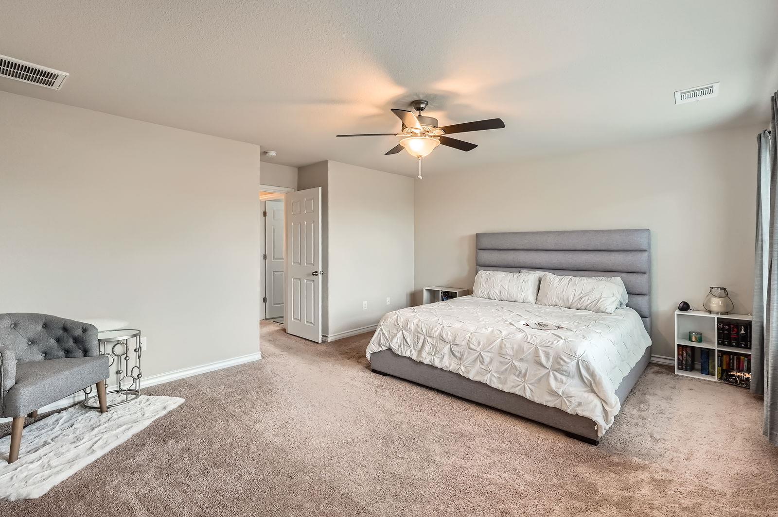211 Satsuma Dr, Buda, TX 78610