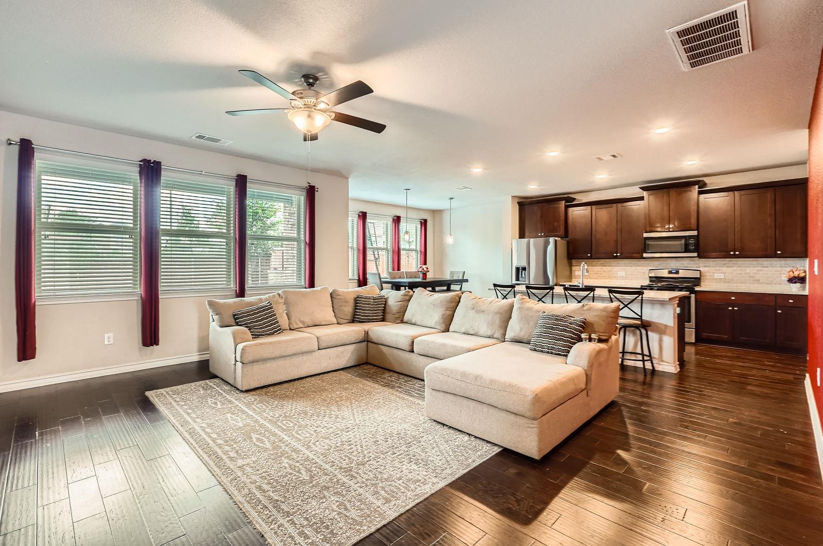 211 Satsuma Dr, Buda, TX 78610