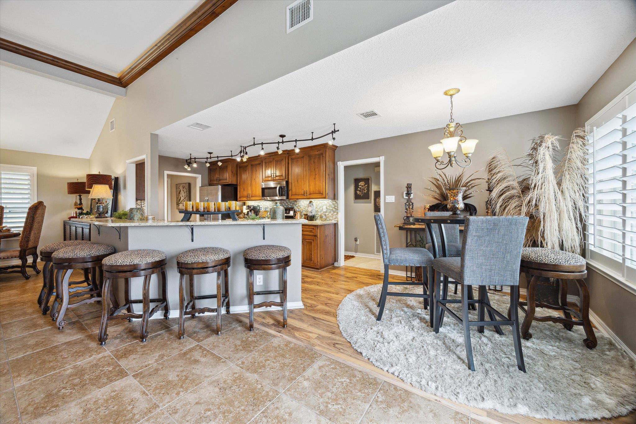 515 Wesley Ridge Dr, Spicewood, TX 78669