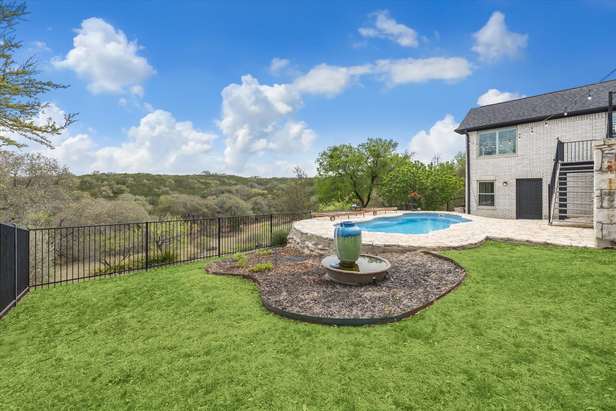 515 Wesley Ridge Dr, Spicewood, TX 78669