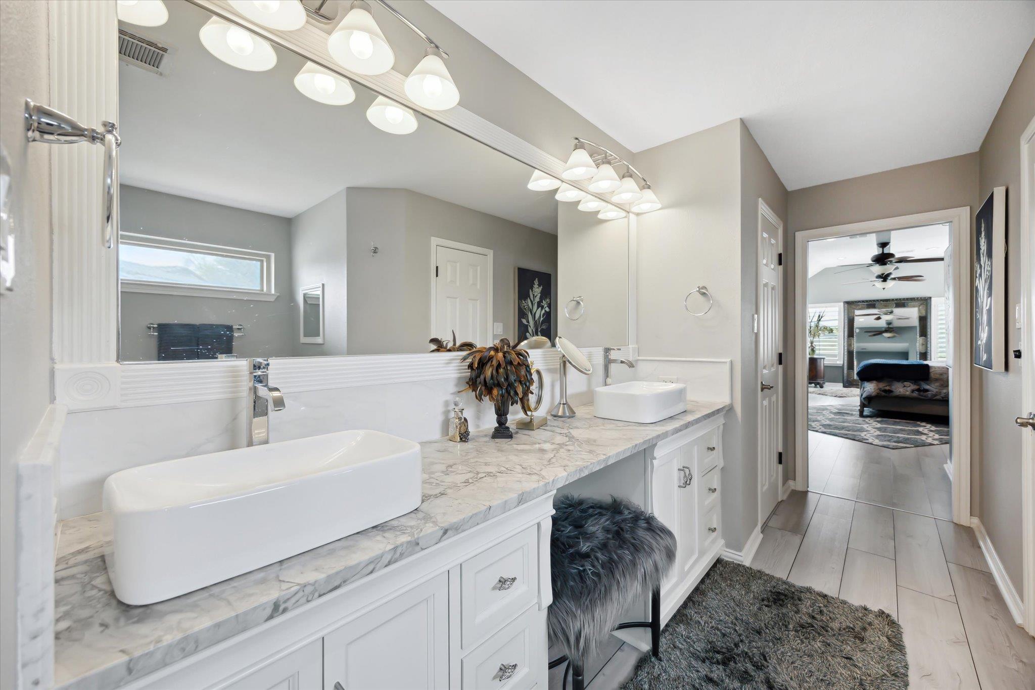 515 Wesley Ridge Dr, Spicewood, TX 78669