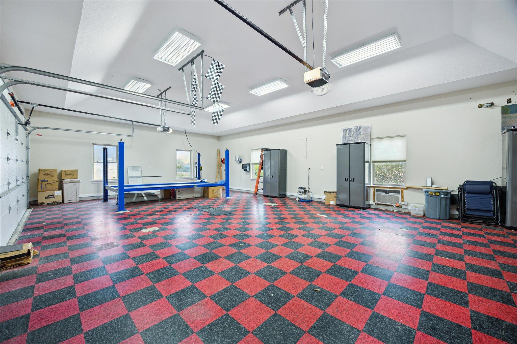 515 Wesley Ridge Dr, Spicewood, TX 78669