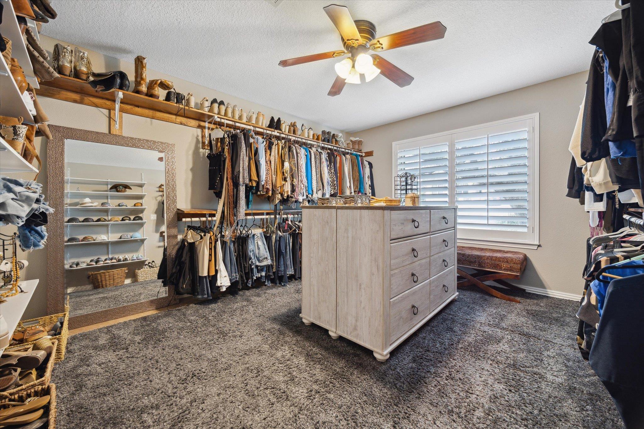 515 Wesley Ridge Dr, Spicewood, TX 78669