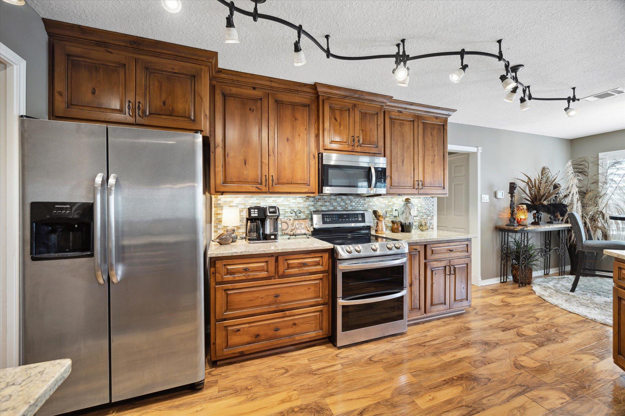 515 Wesley Ridge Dr, Spicewood, TX 78669