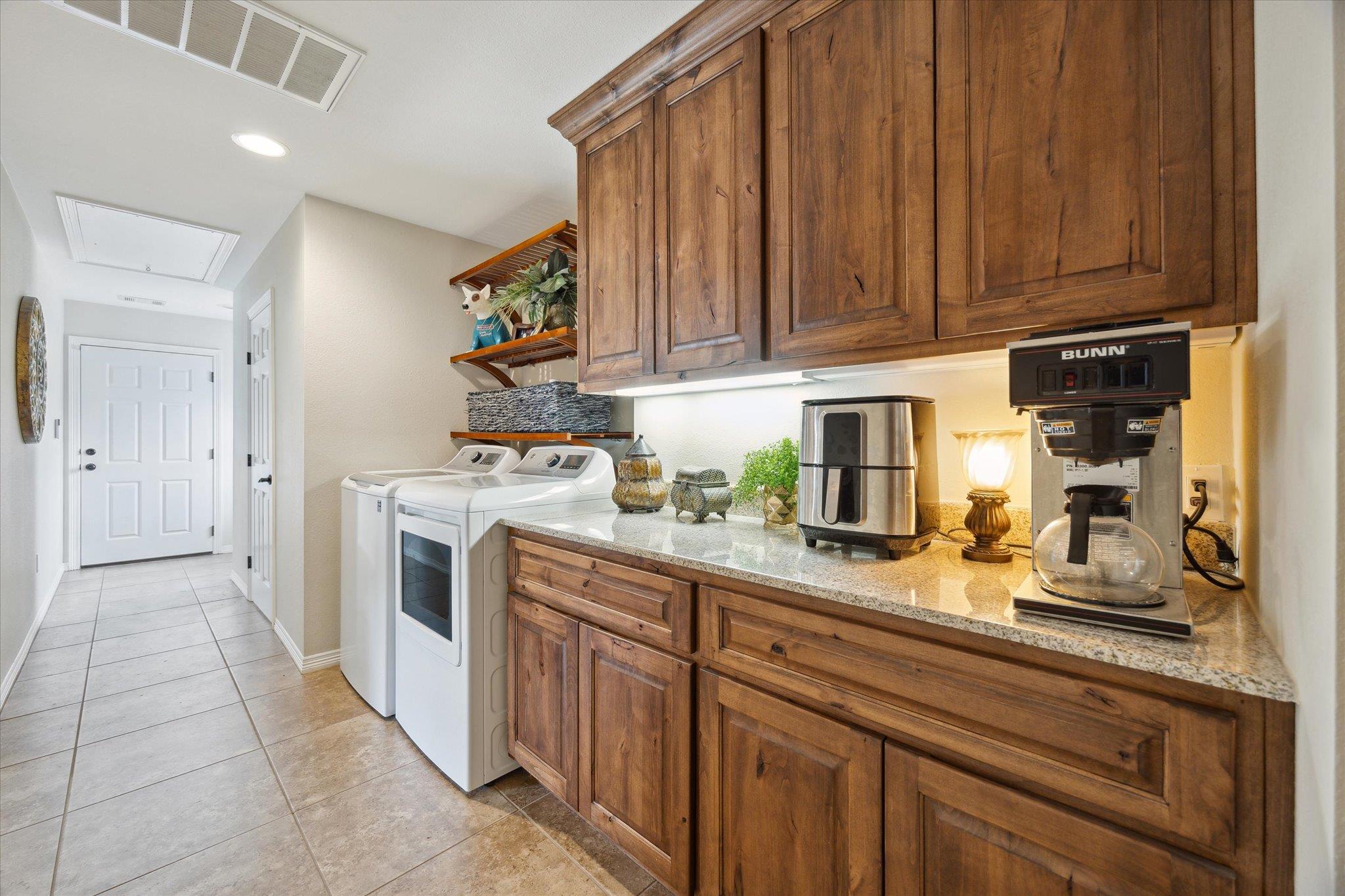 515 Wesley Ridge Dr, Spicewood, TX 78669