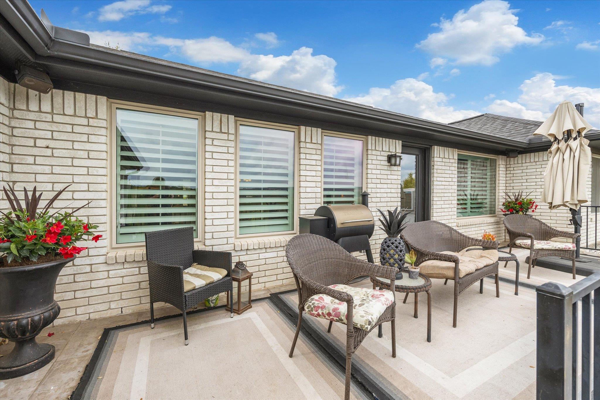 515 Wesley Ridge Dr, Spicewood, TX 78669