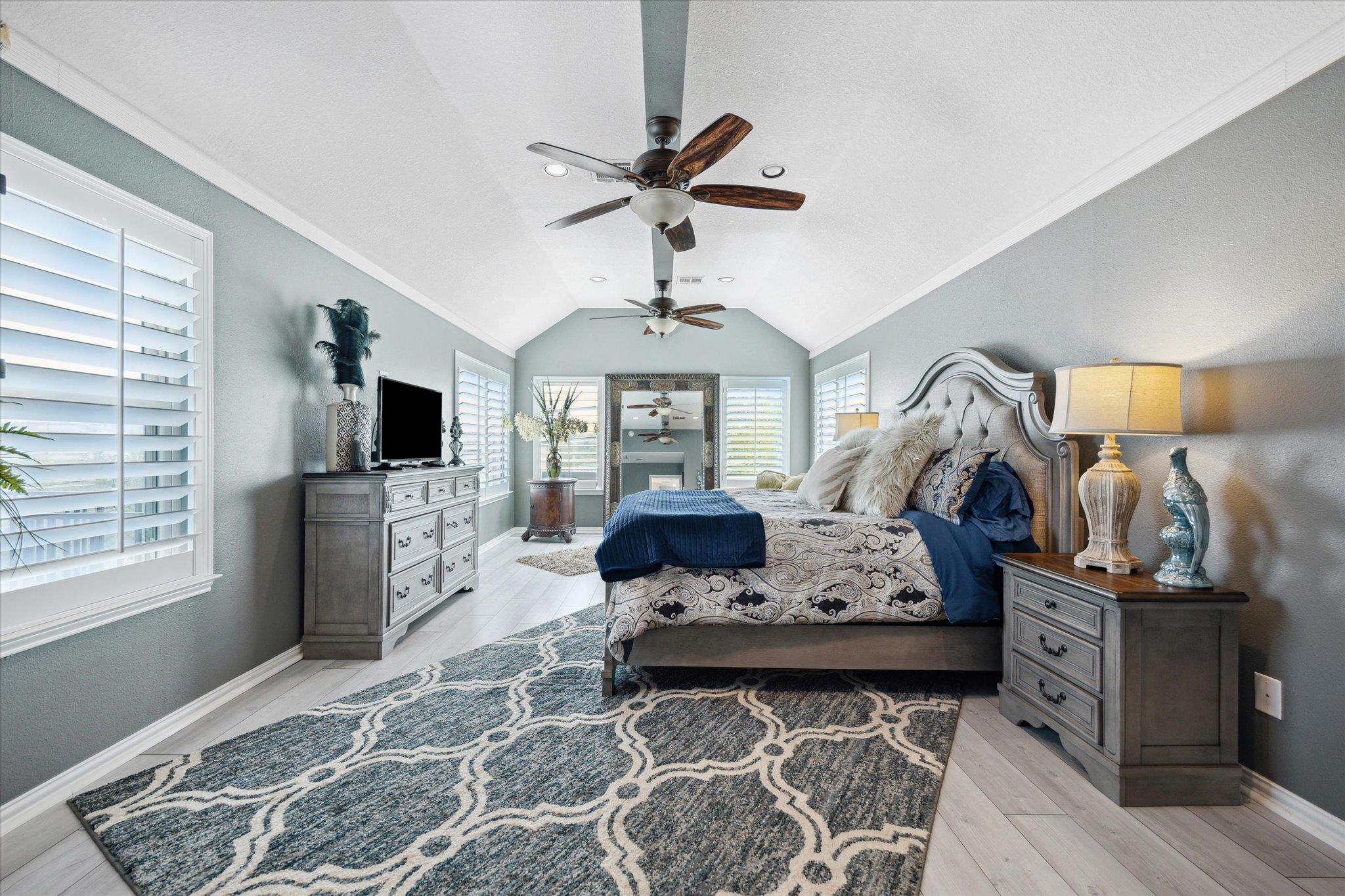 515 Wesley Ridge Dr, Spicewood, TX 78669