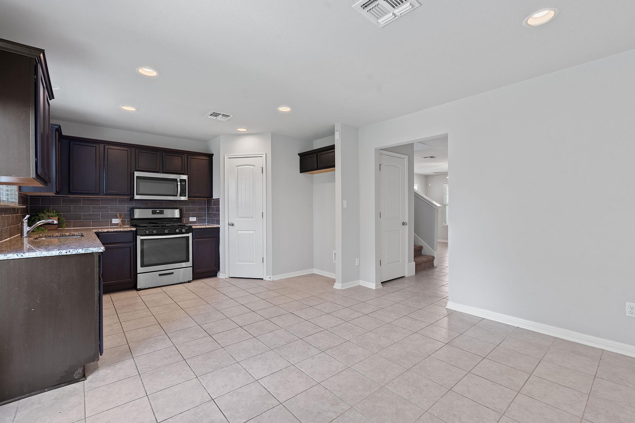 134 Friendship Oak Dr, San Marcos, TX 78666