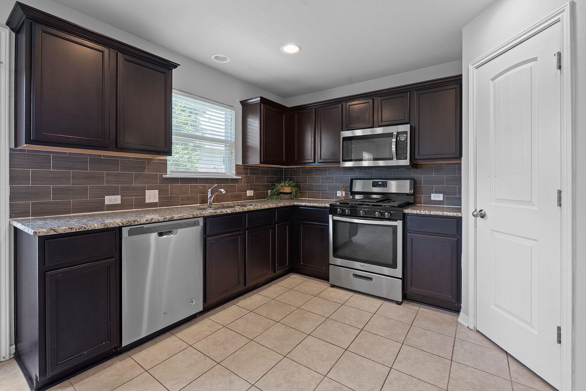 134 Friendship Oak Dr, San Marcos, TX 78666