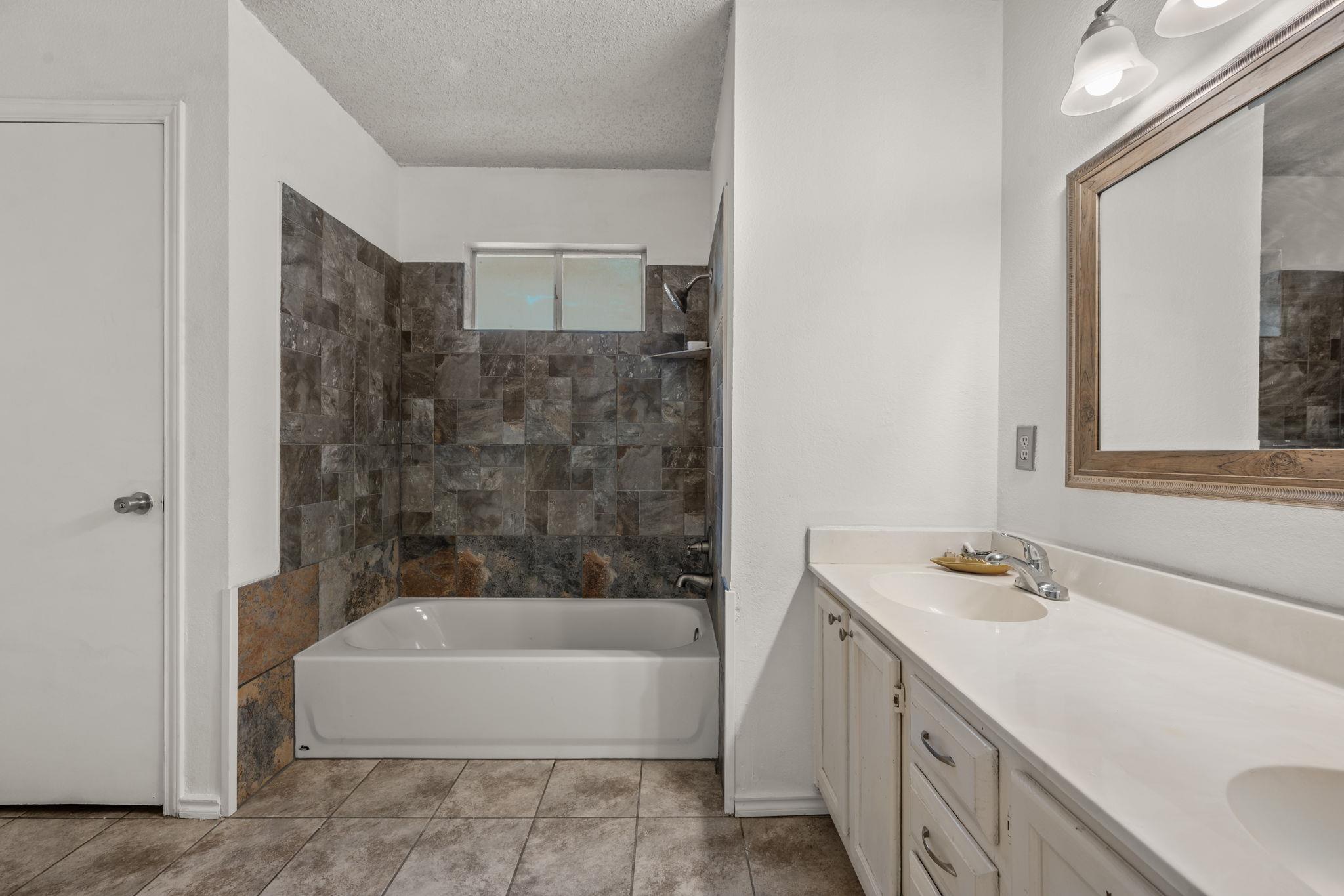 10429 Hess Dr, Austin, TX 78748