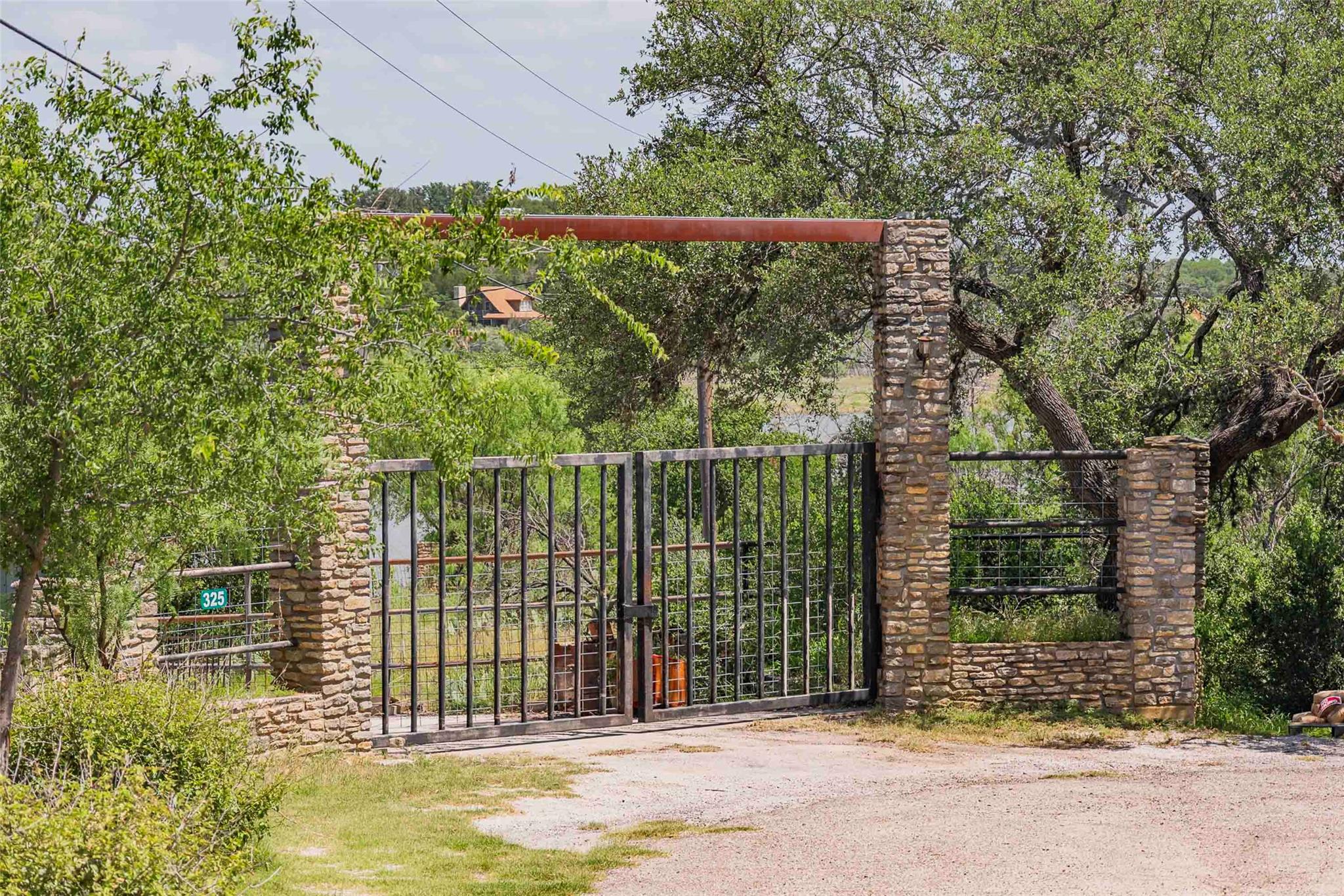 325 Eagle Rest Ln NW, Burnet, TX 78611
