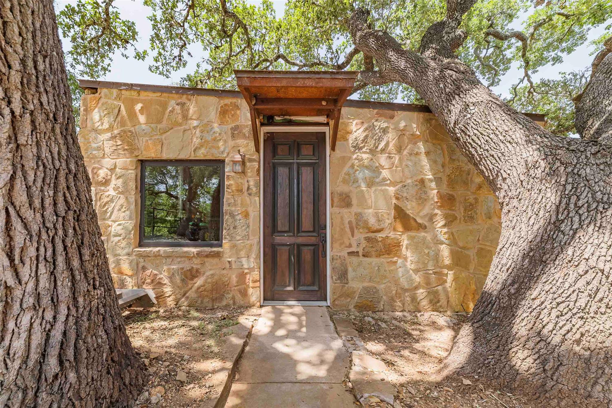 325 Eagle Rest Ln NW, Burnet, TX 78611