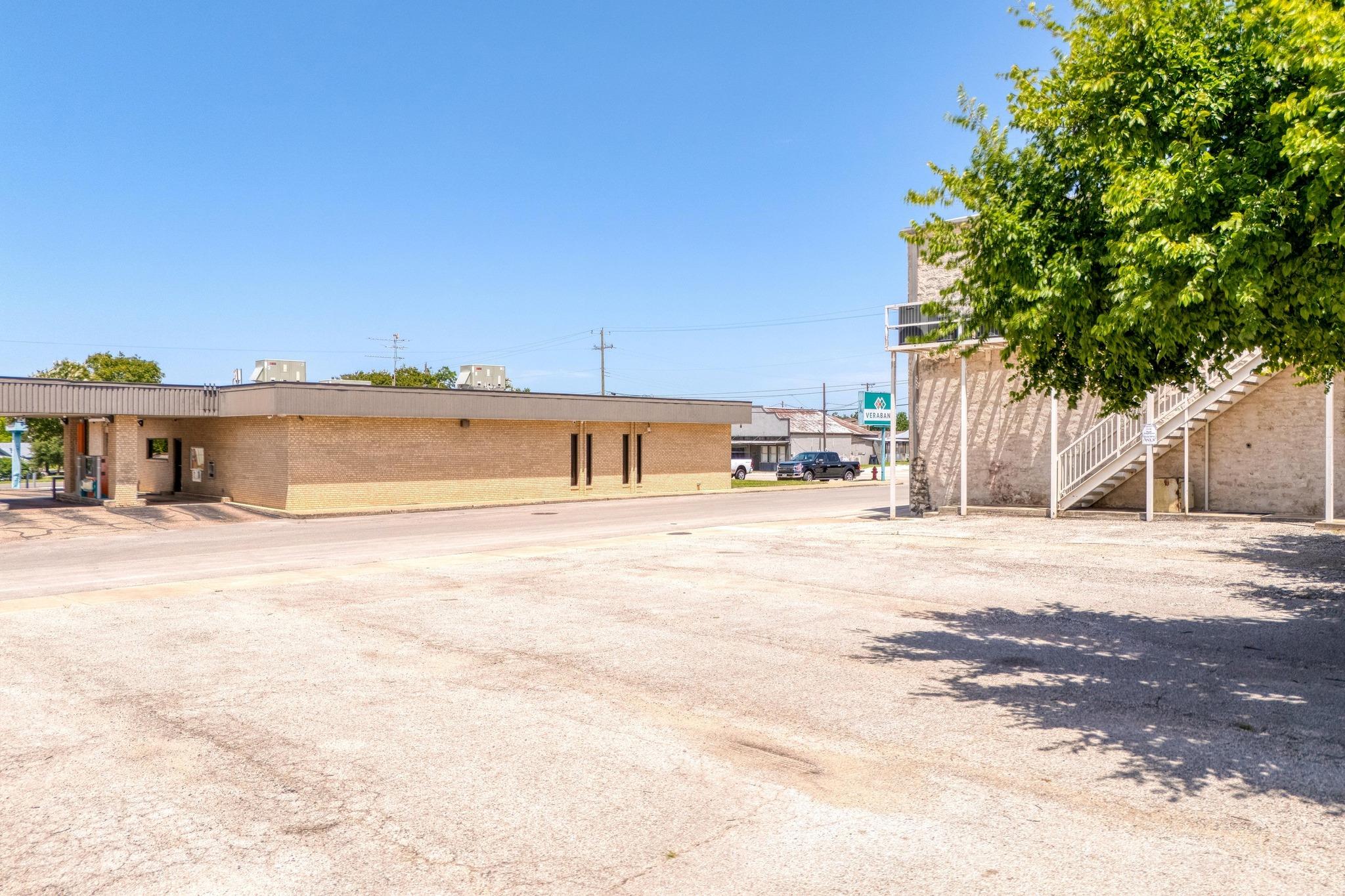 200 E Main St, Florence, TX 76527