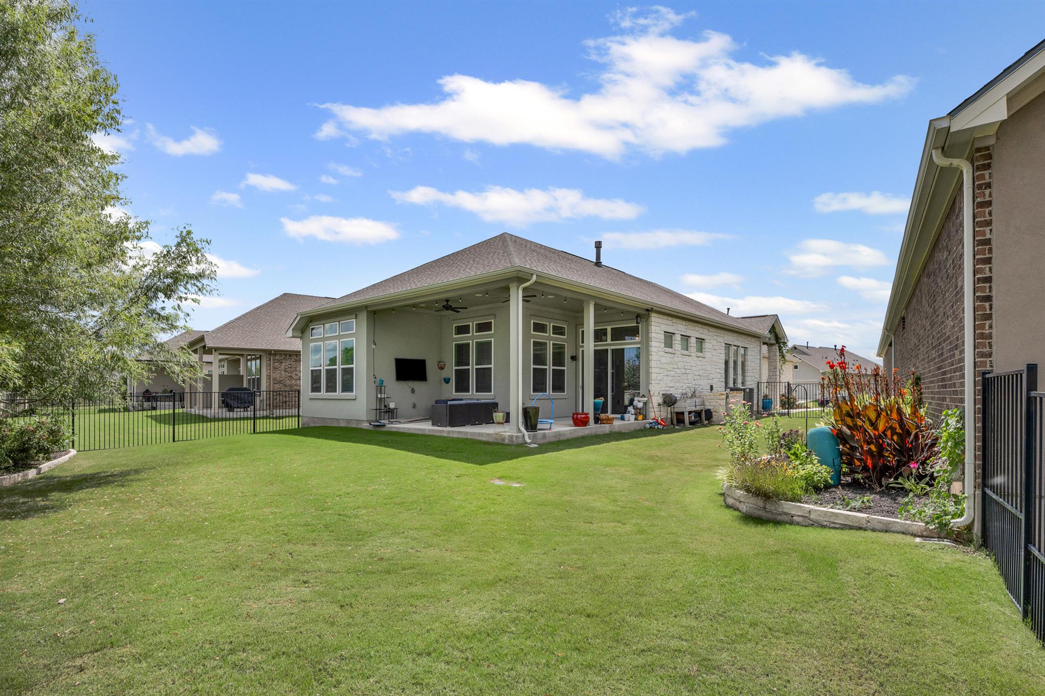 821 Faith Dr, Liberty Hill, TX 78642