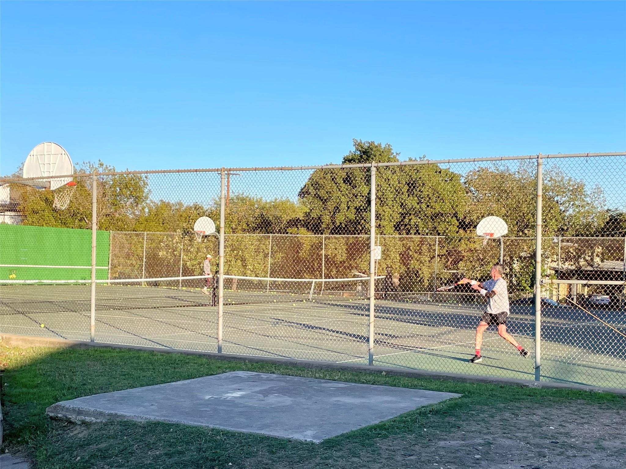 601 Hearn St # 207, Austin, TX 78703