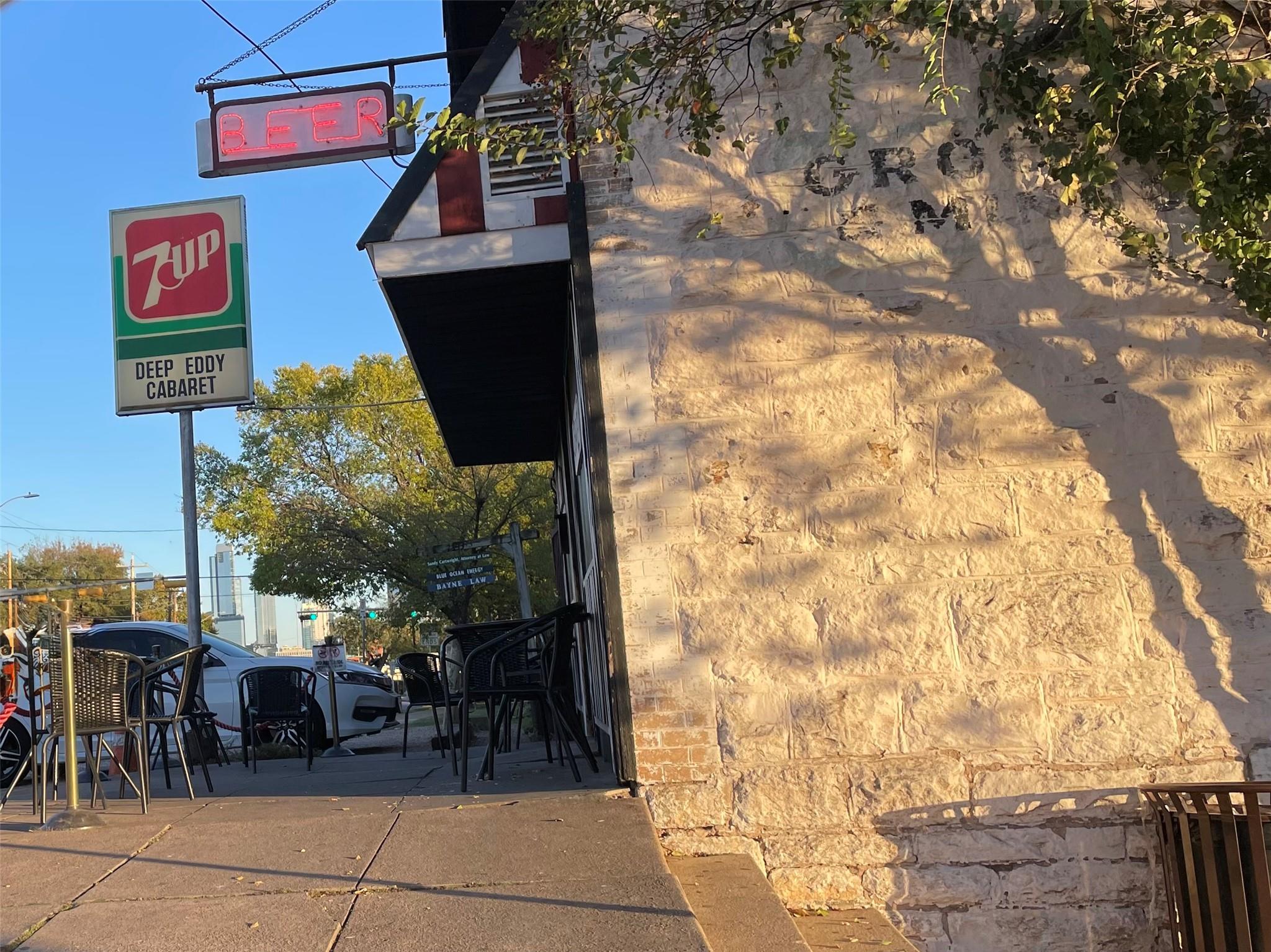 601 Hearn St # 207, Austin, TX 78703