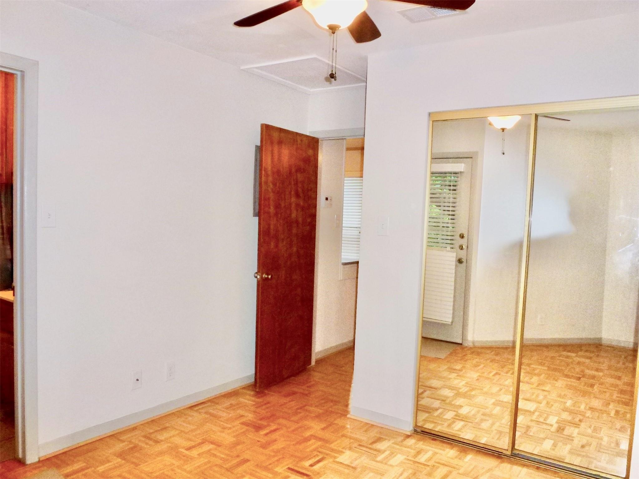 601 Hearn St # 207, Austin, TX 78703