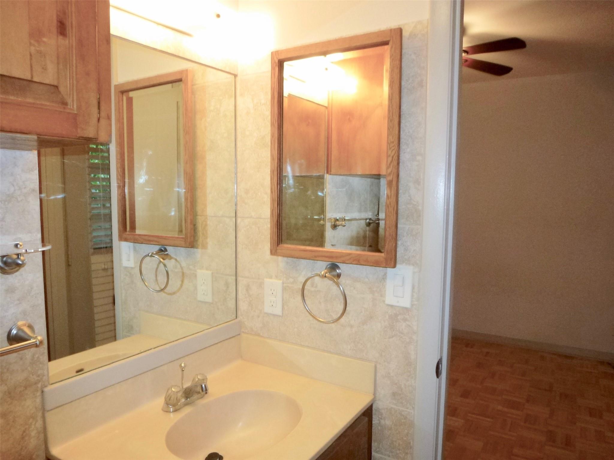 601 Hearn St # 207, Austin, TX 78703