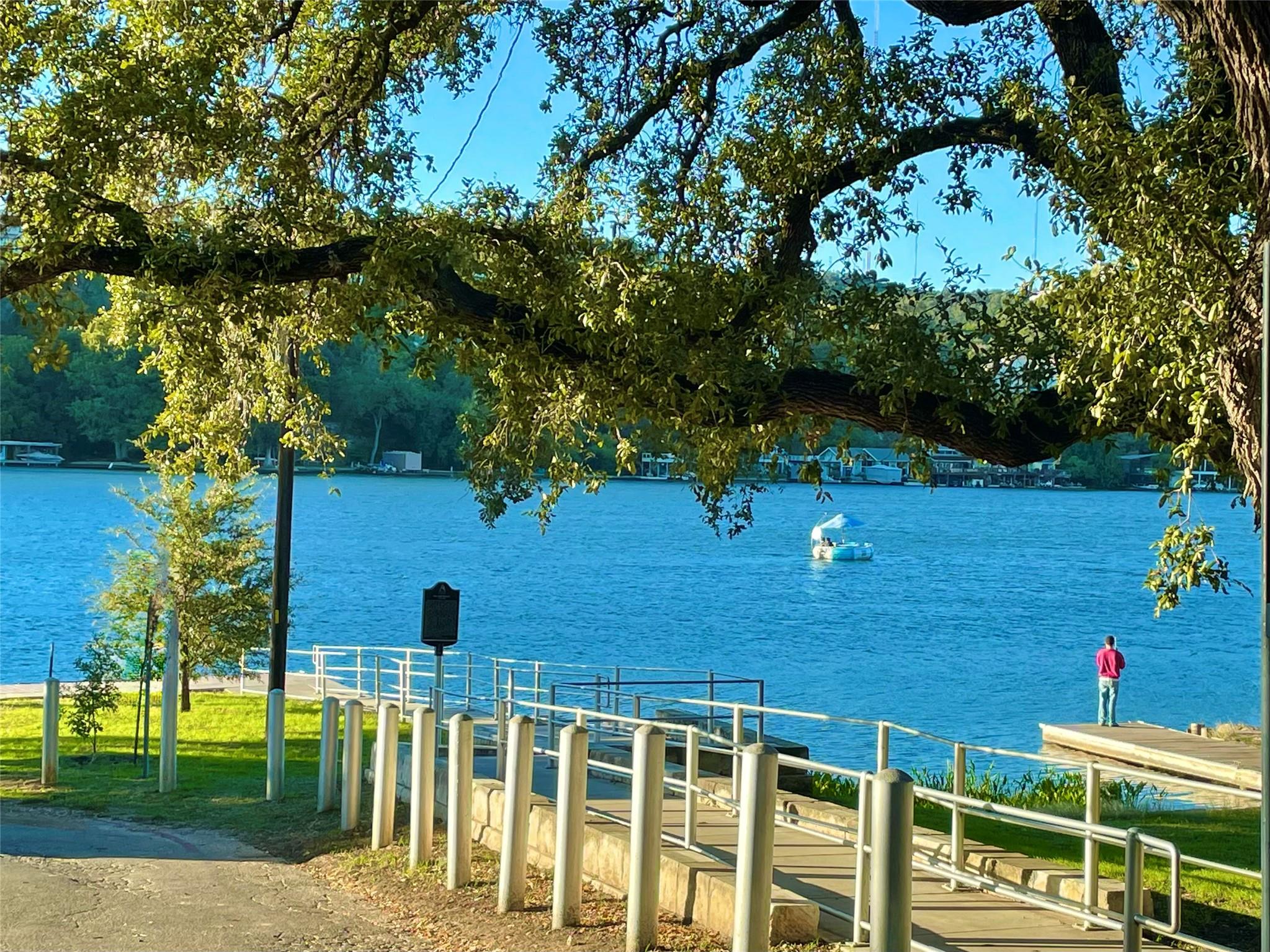 601 Hearn St # 207, Austin, TX 78703