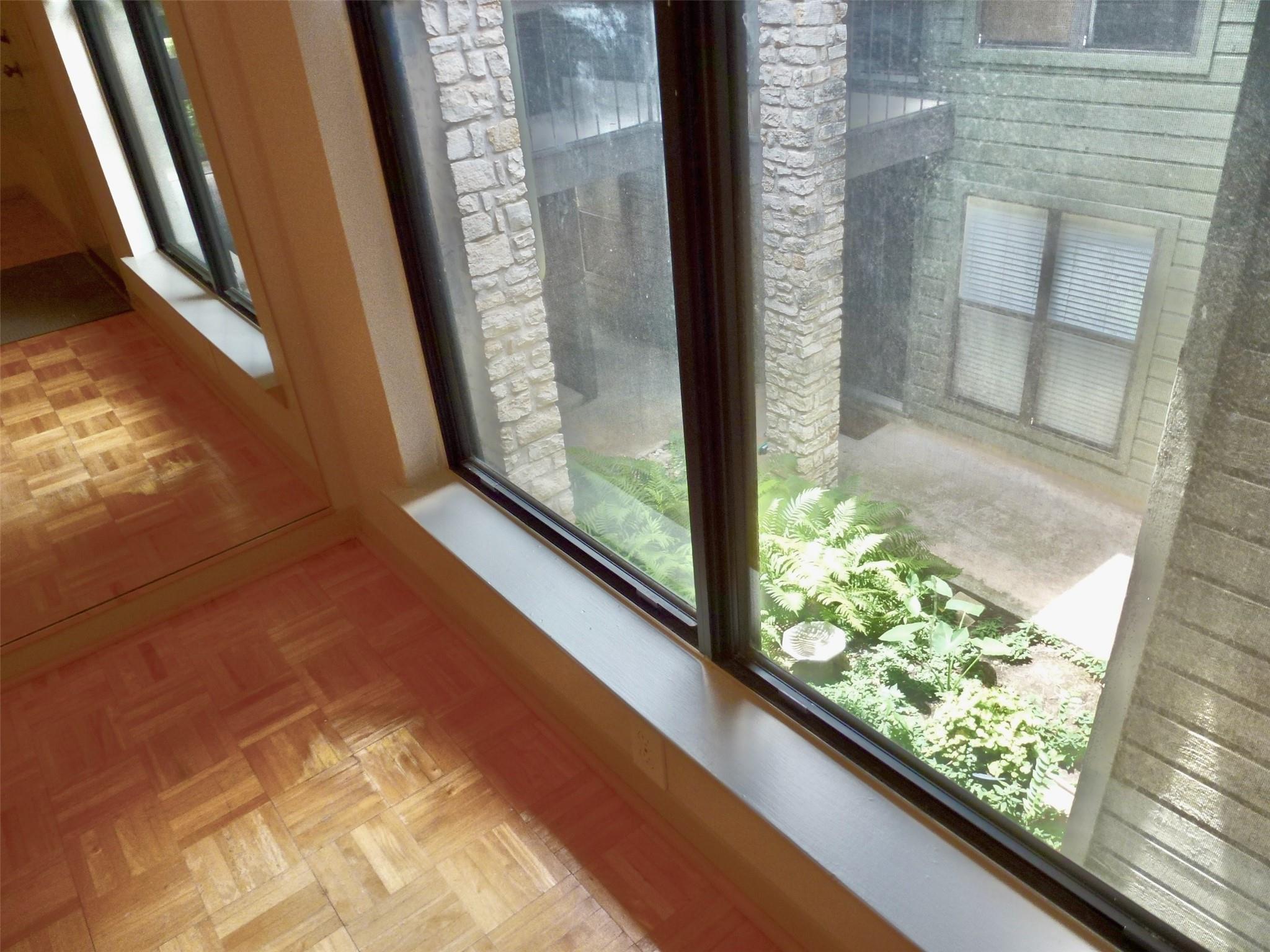 601 Hearn St # 207, Austin, TX 78703