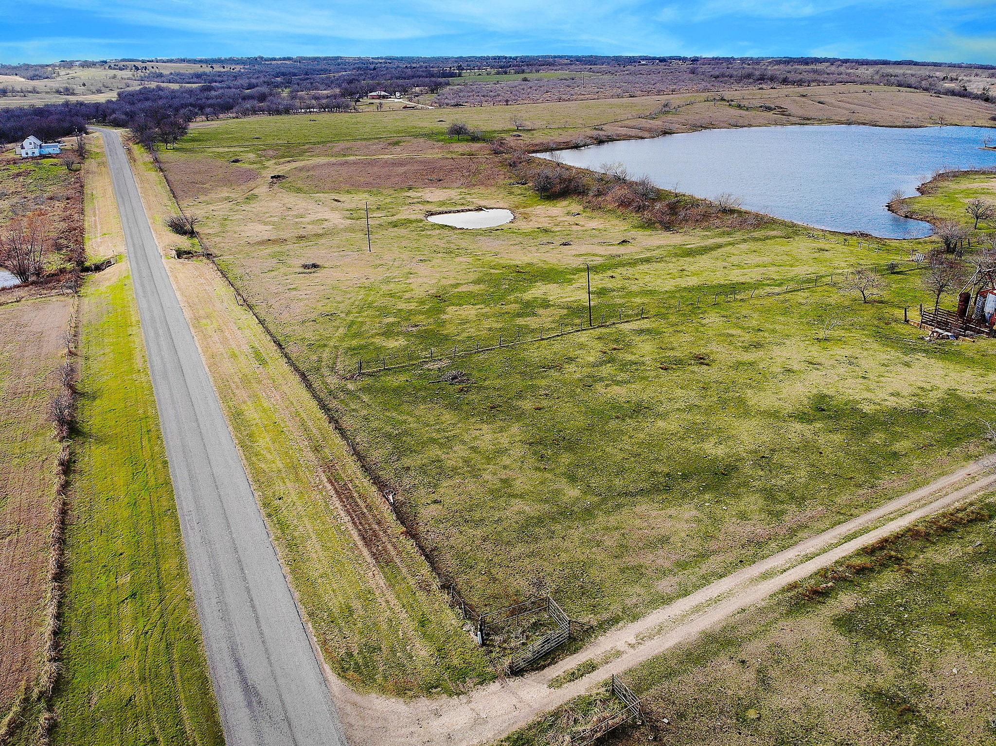000 County Rd 427, Taylor, TX 76578