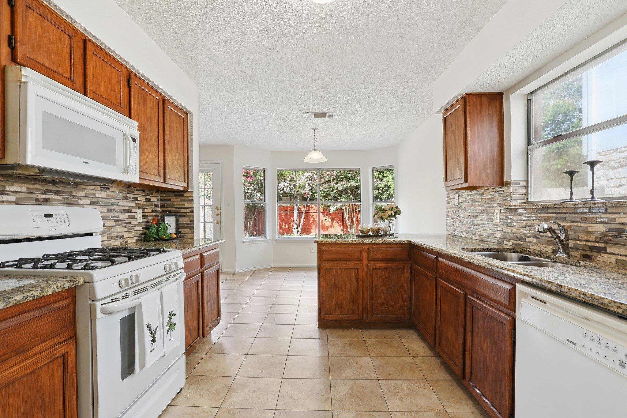 13302 Black Canyon Dr, Austin, TX 78729