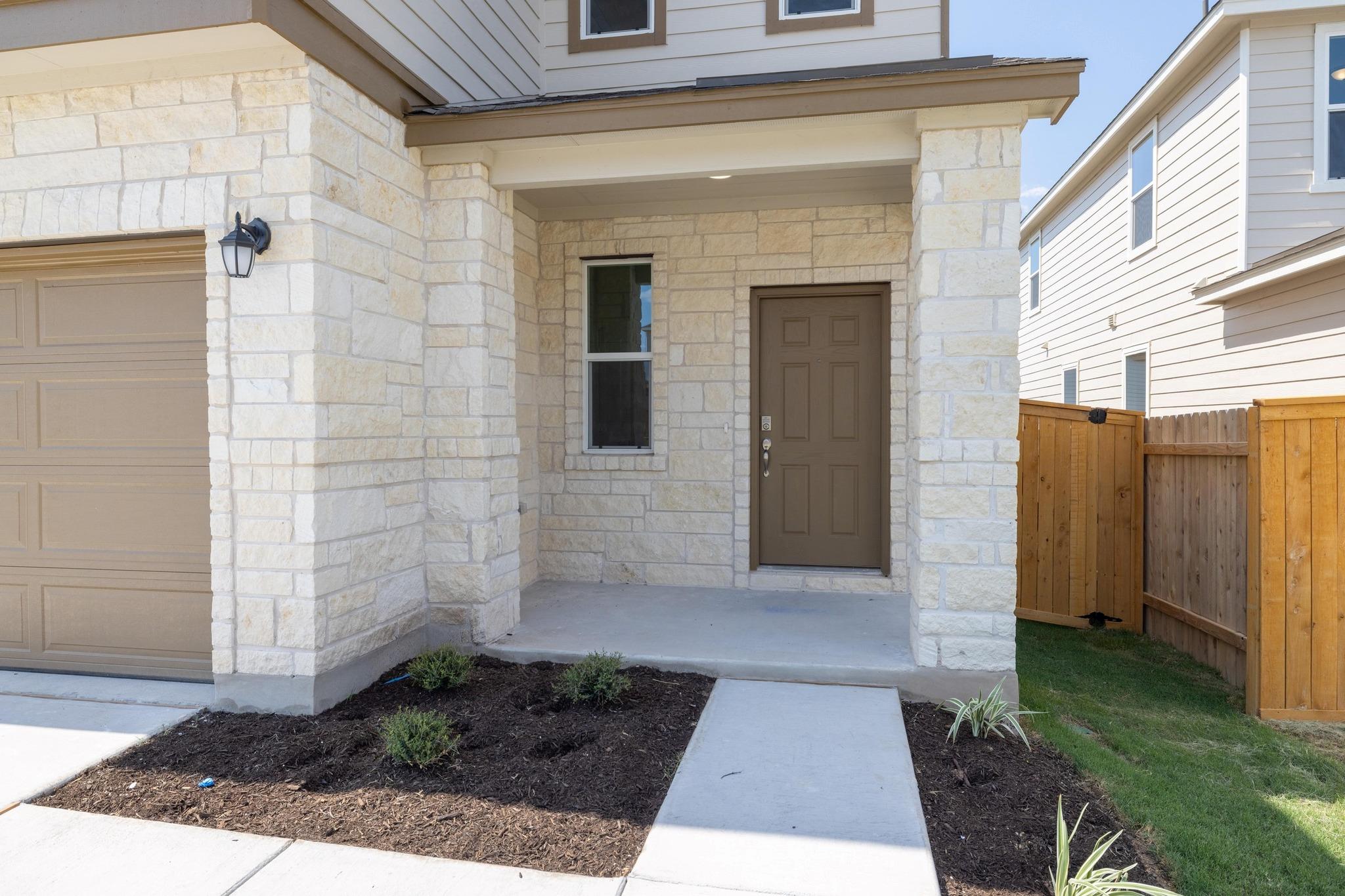 260 Feathers St, Jarrell, TX 76537