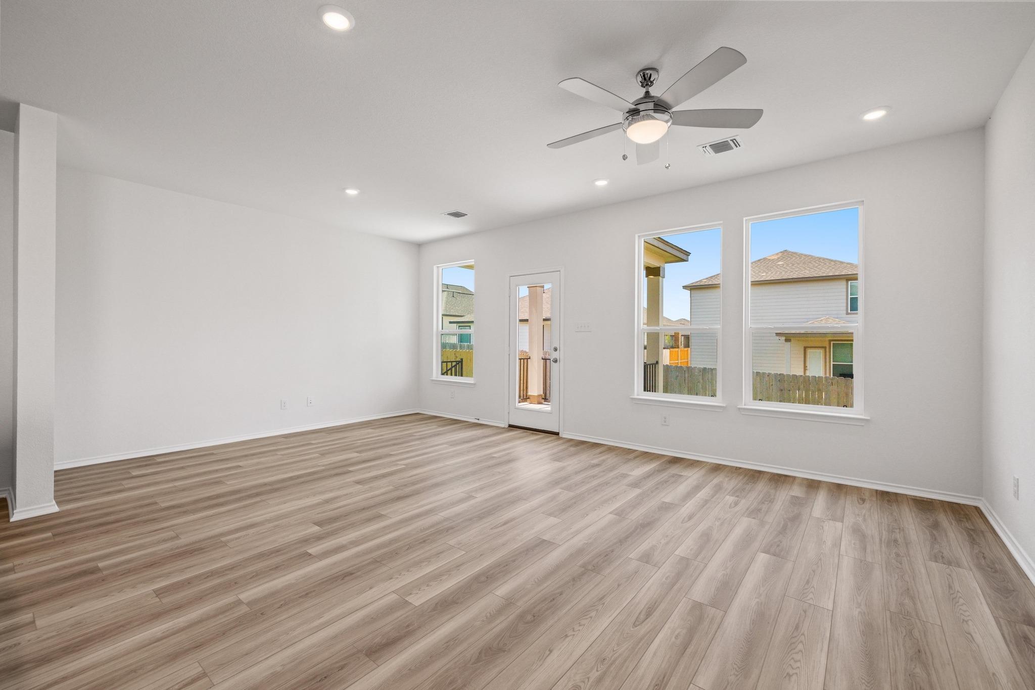 260 Feathers St, Jarrell, TX 76537