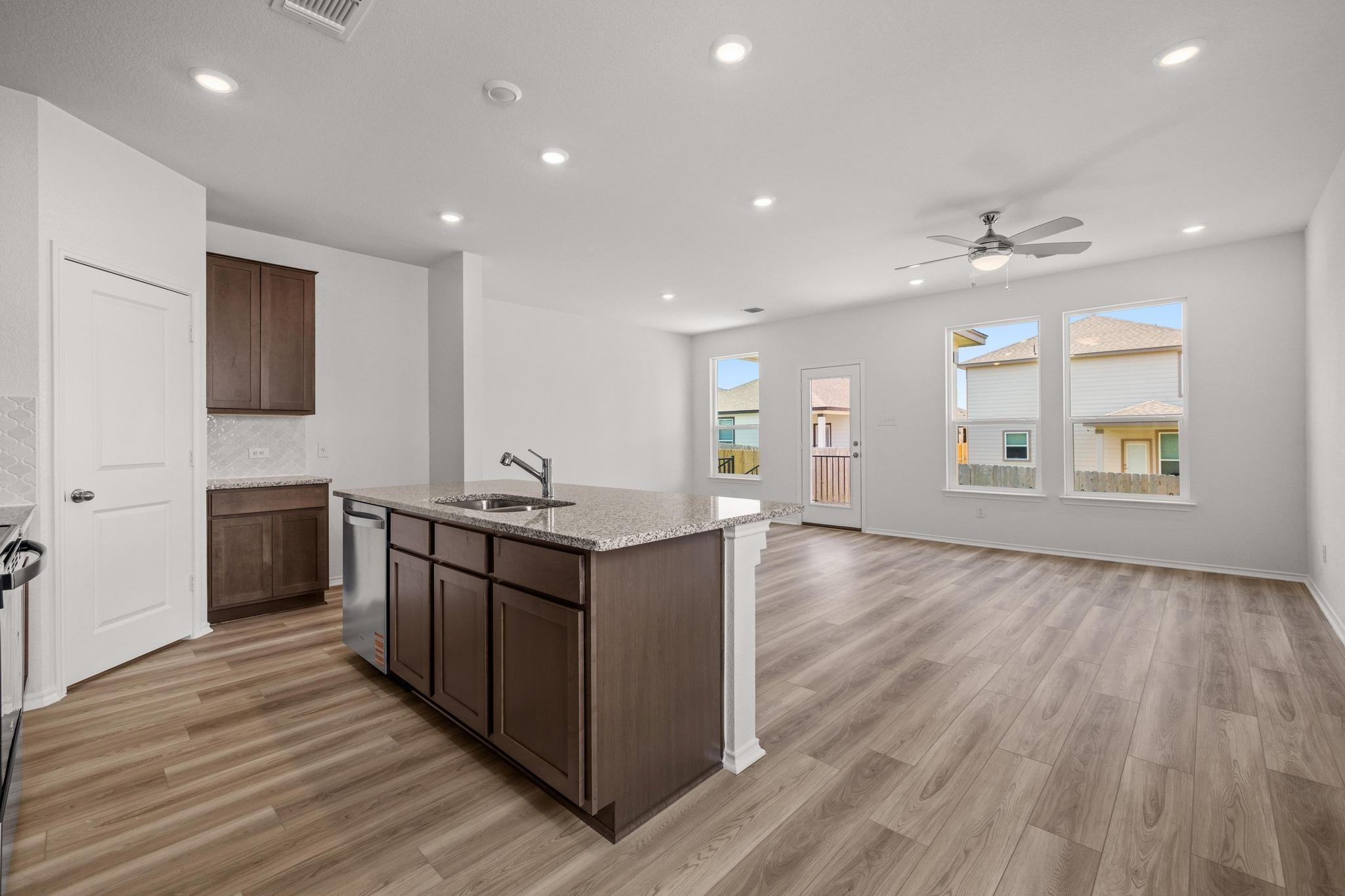 260 Feathers St, Jarrell, TX 76537