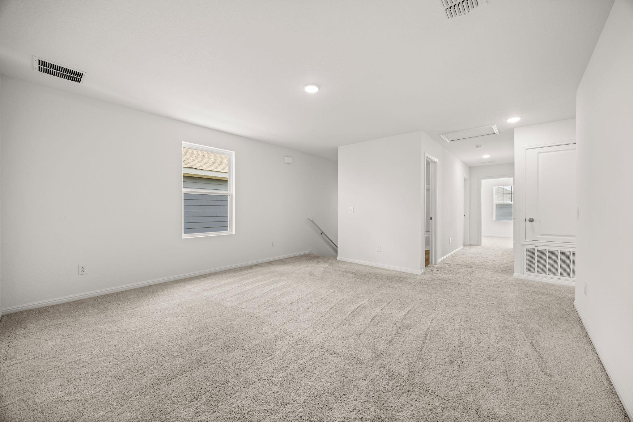 704 Gemsbok Dr, Hutto, TX 78634