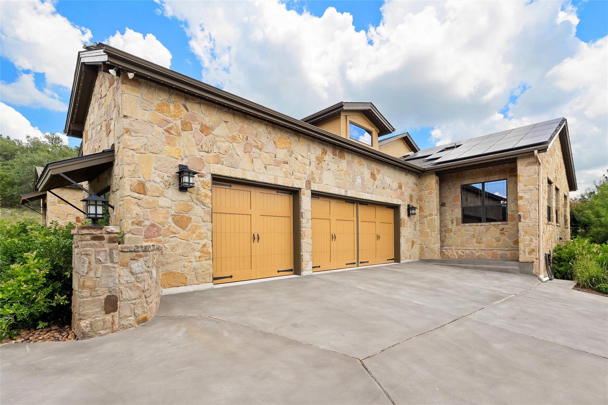 8500 Young Ln, Austin, TX 78737