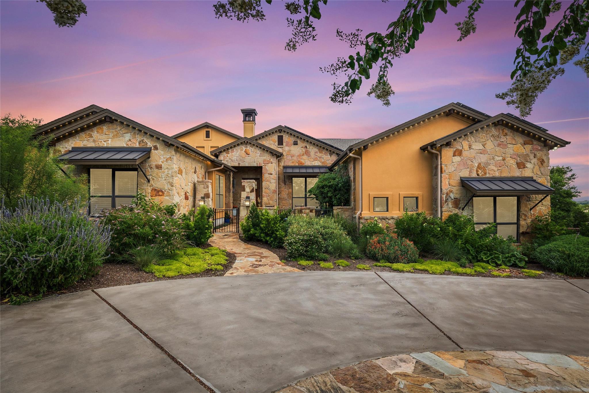 8500 Young Ln, Austin, TX 78737