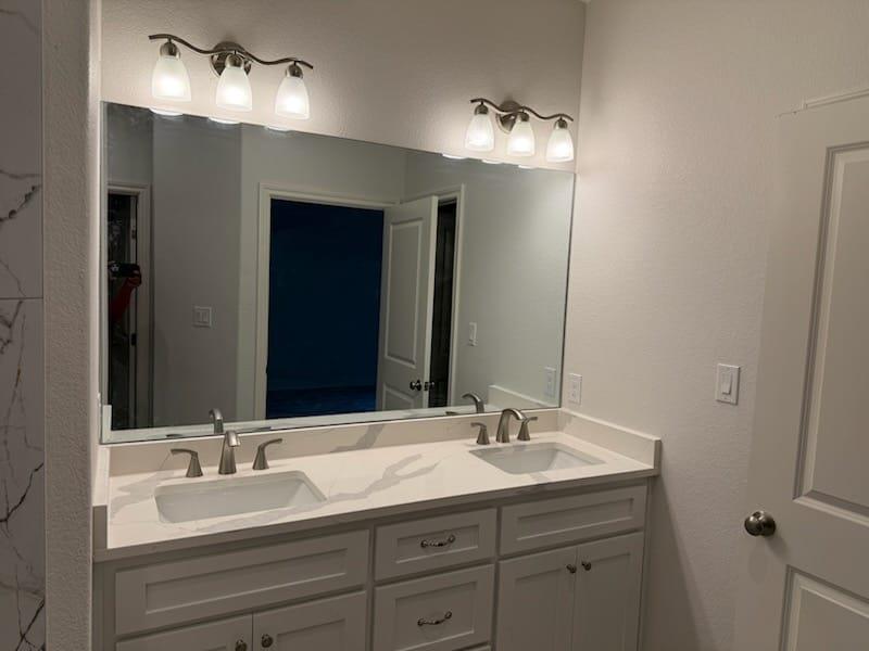 110 E Kikipua Ln, Bastrop, TX 78602