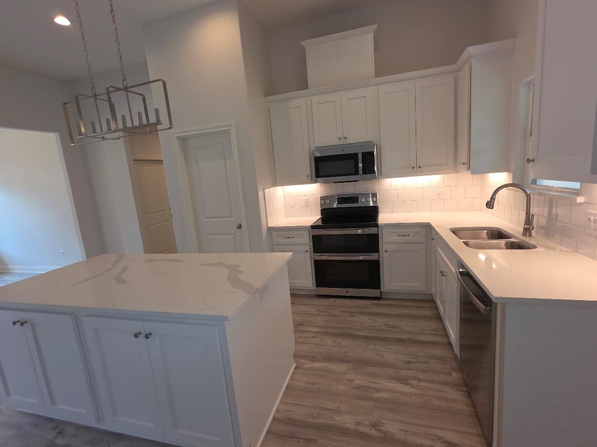 110 E Kikipua Ln, Bastrop, TX 78602