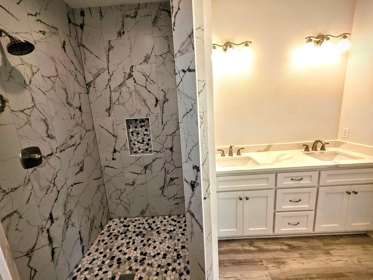 110 E Kikipua Ln, Bastrop, TX 78602