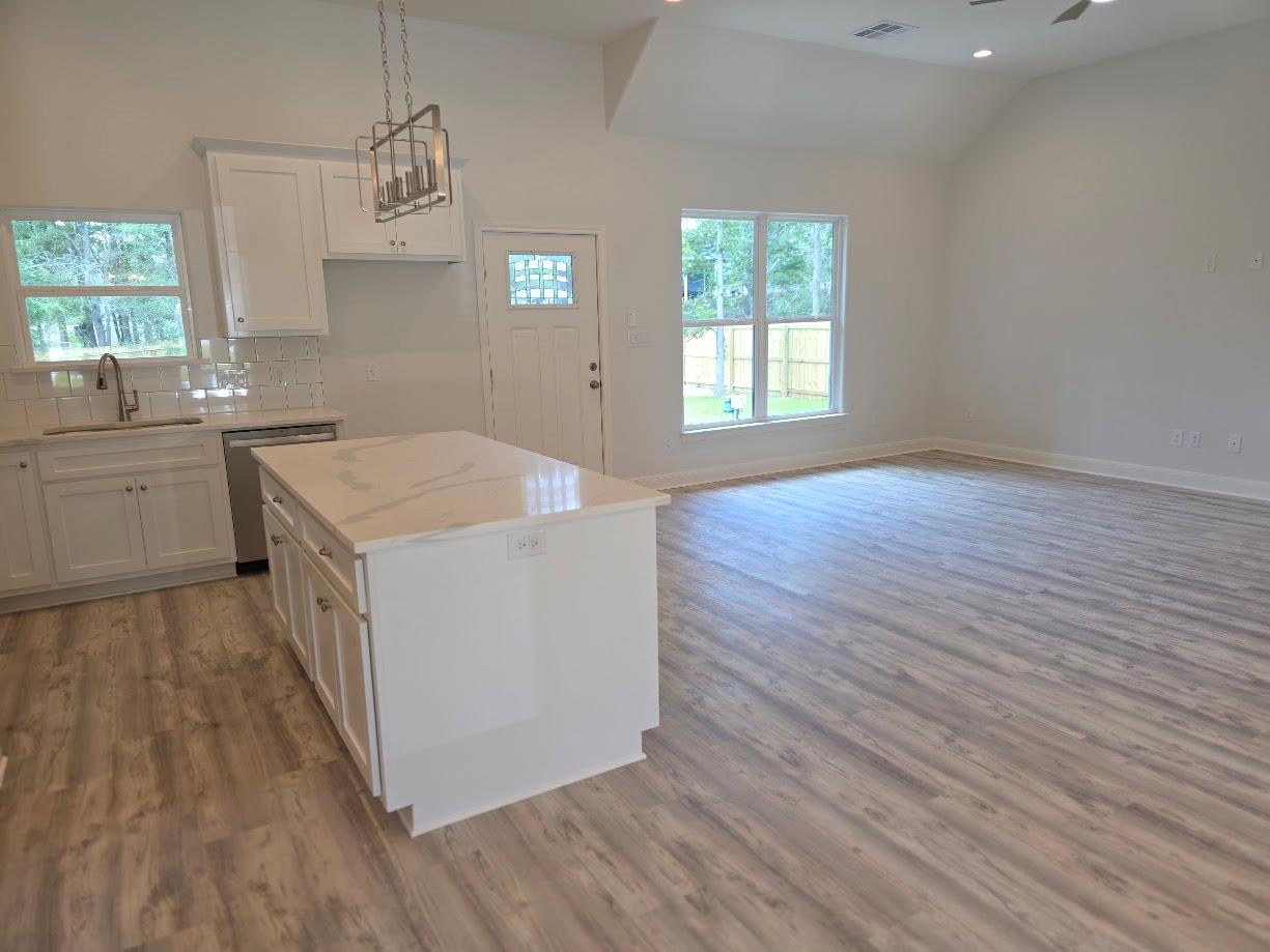 110 E Kikipua Ln, Bastrop, TX 78602