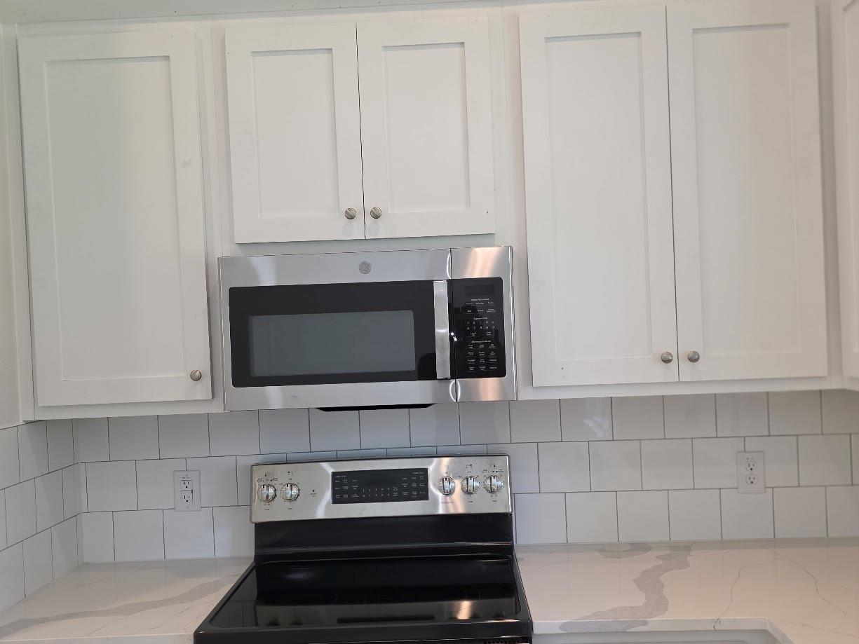 110 E Kikipua Ln, Bastrop, TX 78602