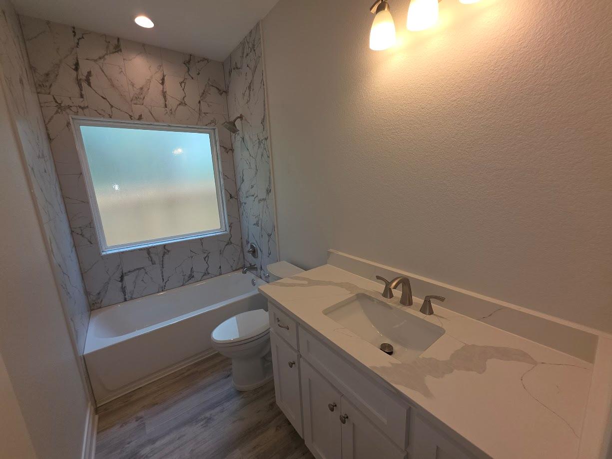 110 E Kikipua Ln, Bastrop, TX 78602