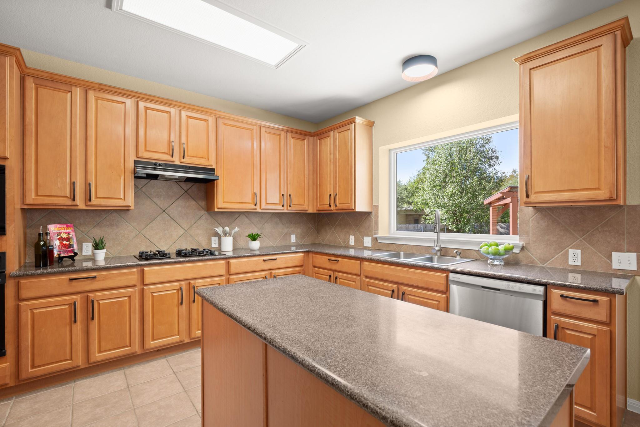 807 Lone Buck Pass, Cedar Park, TX 78613