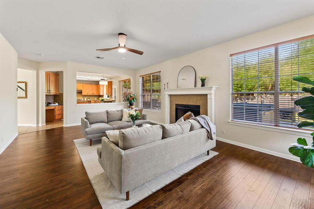 807 Lone Buck Pass, Cedar Park, TX 78613