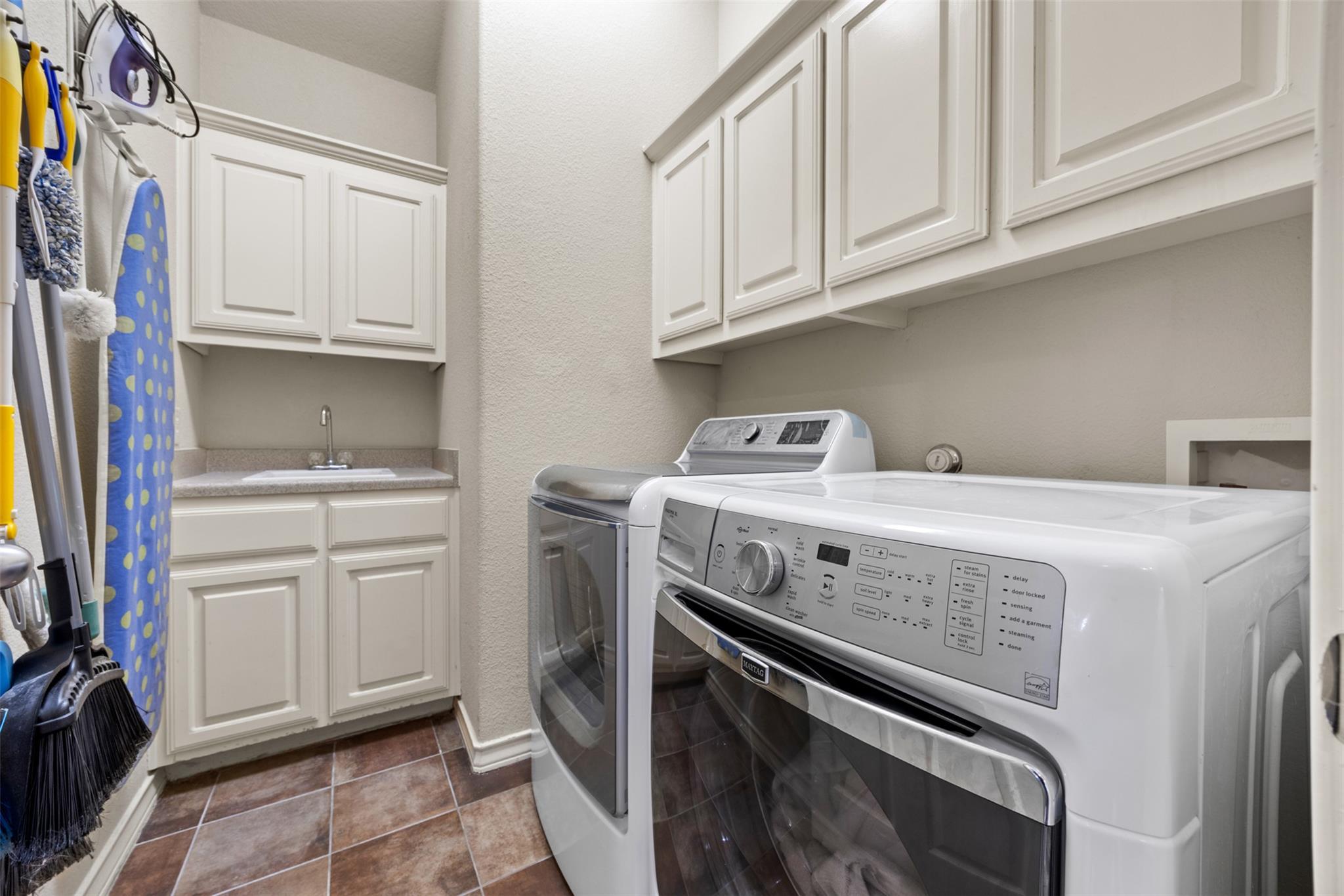 2925 Plantation Dr, Round Rock, TX 78681