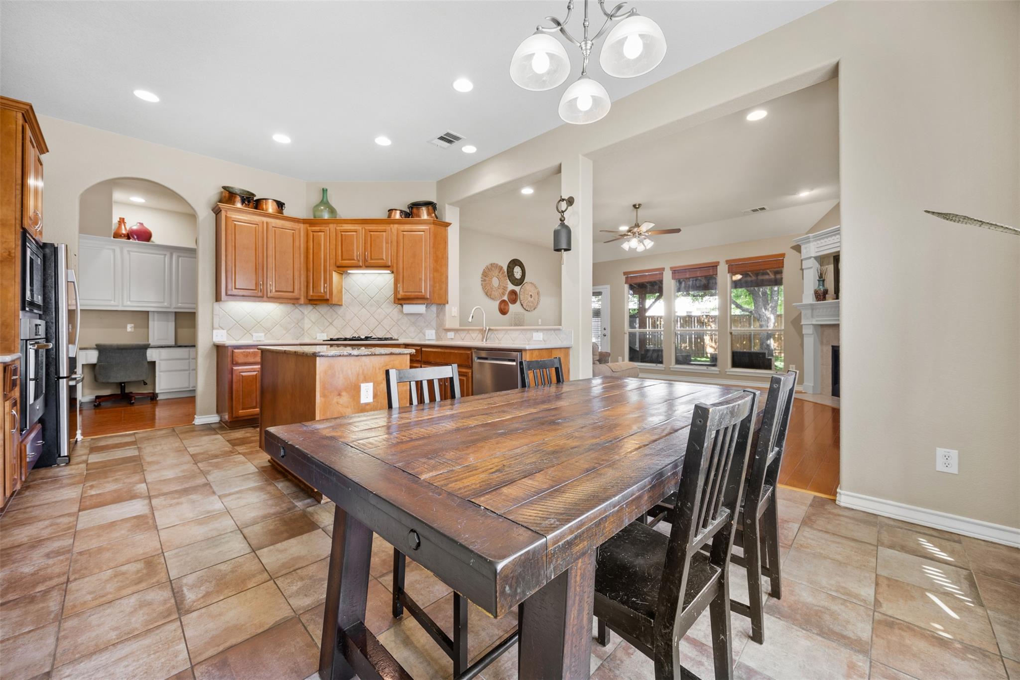 2925 Plantation Dr, Round Rock, TX 78681