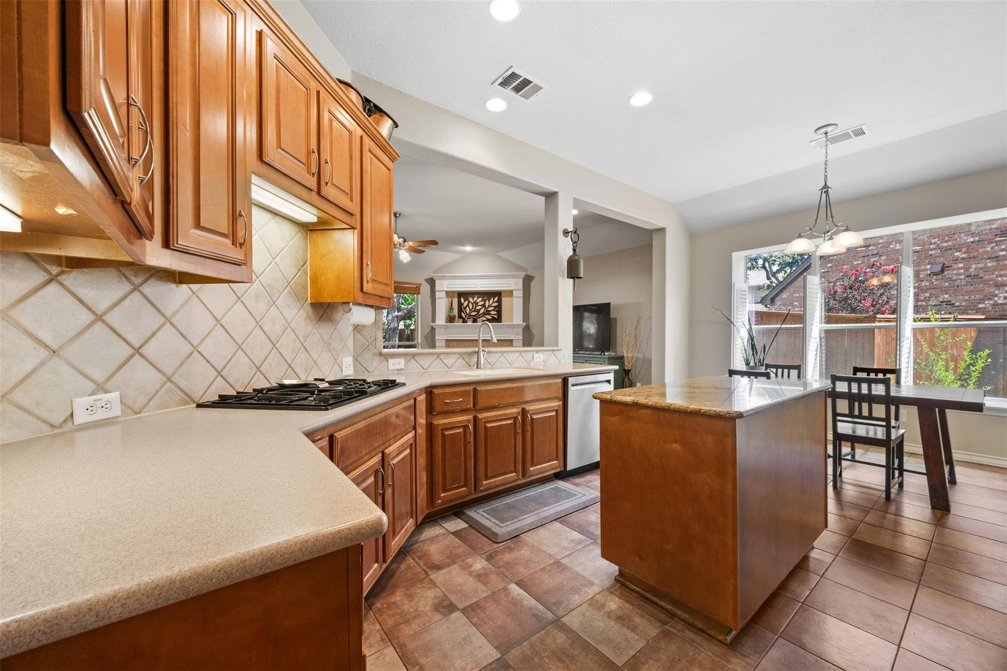 2925 Plantation Dr, Round Rock, TX 78681