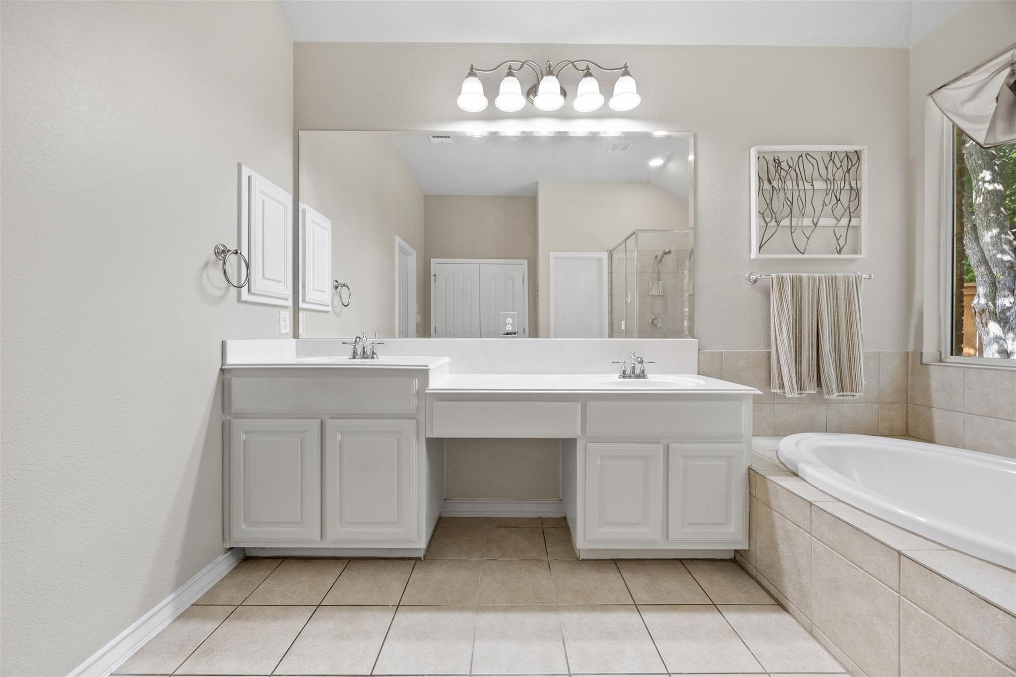 2925 Plantation Dr, Round Rock, TX 78681