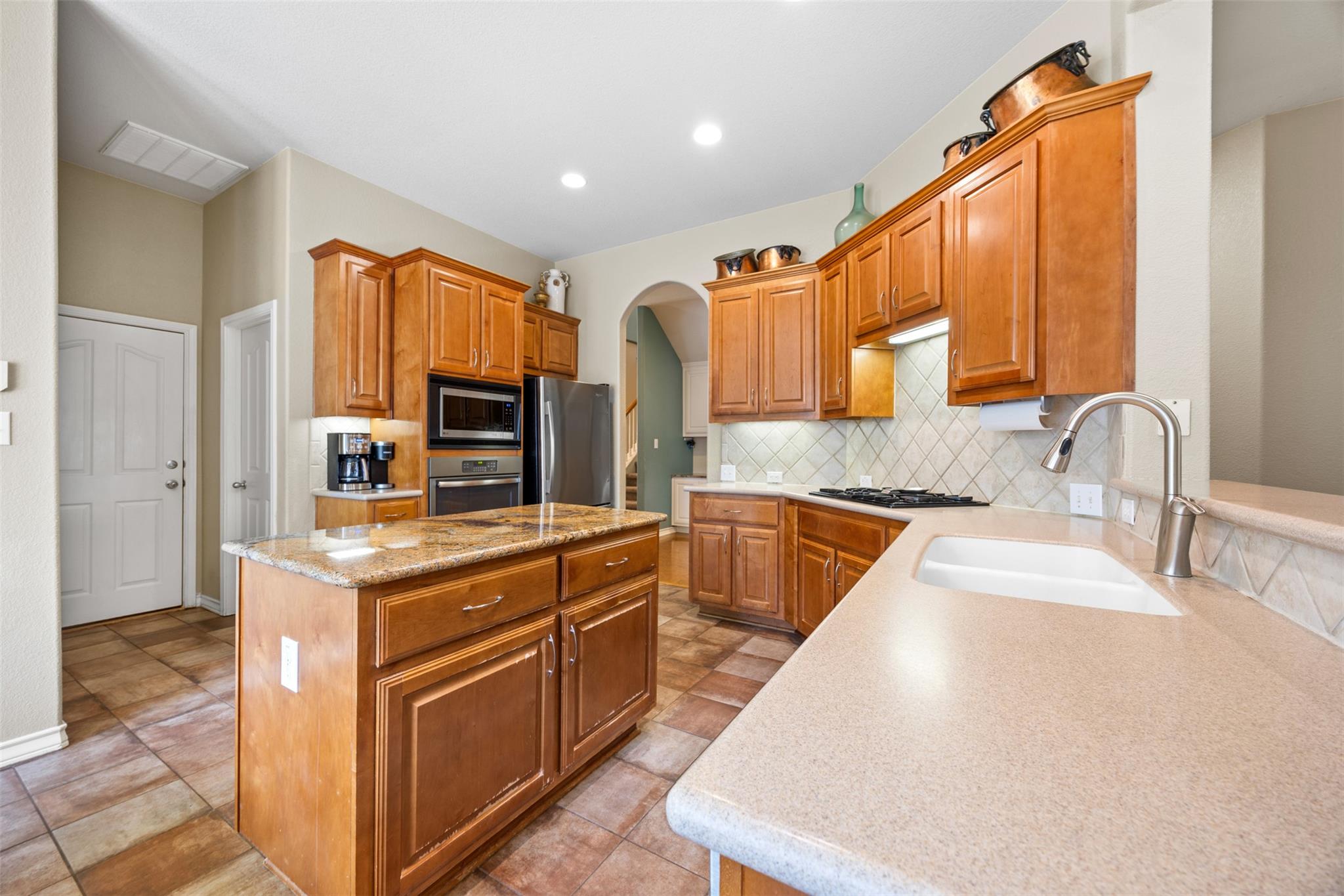 2925 Plantation Dr, Round Rock, TX 78681