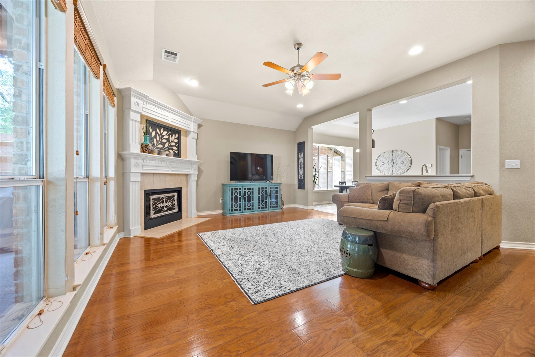 2925 Plantation Dr, Round Rock, TX 78681