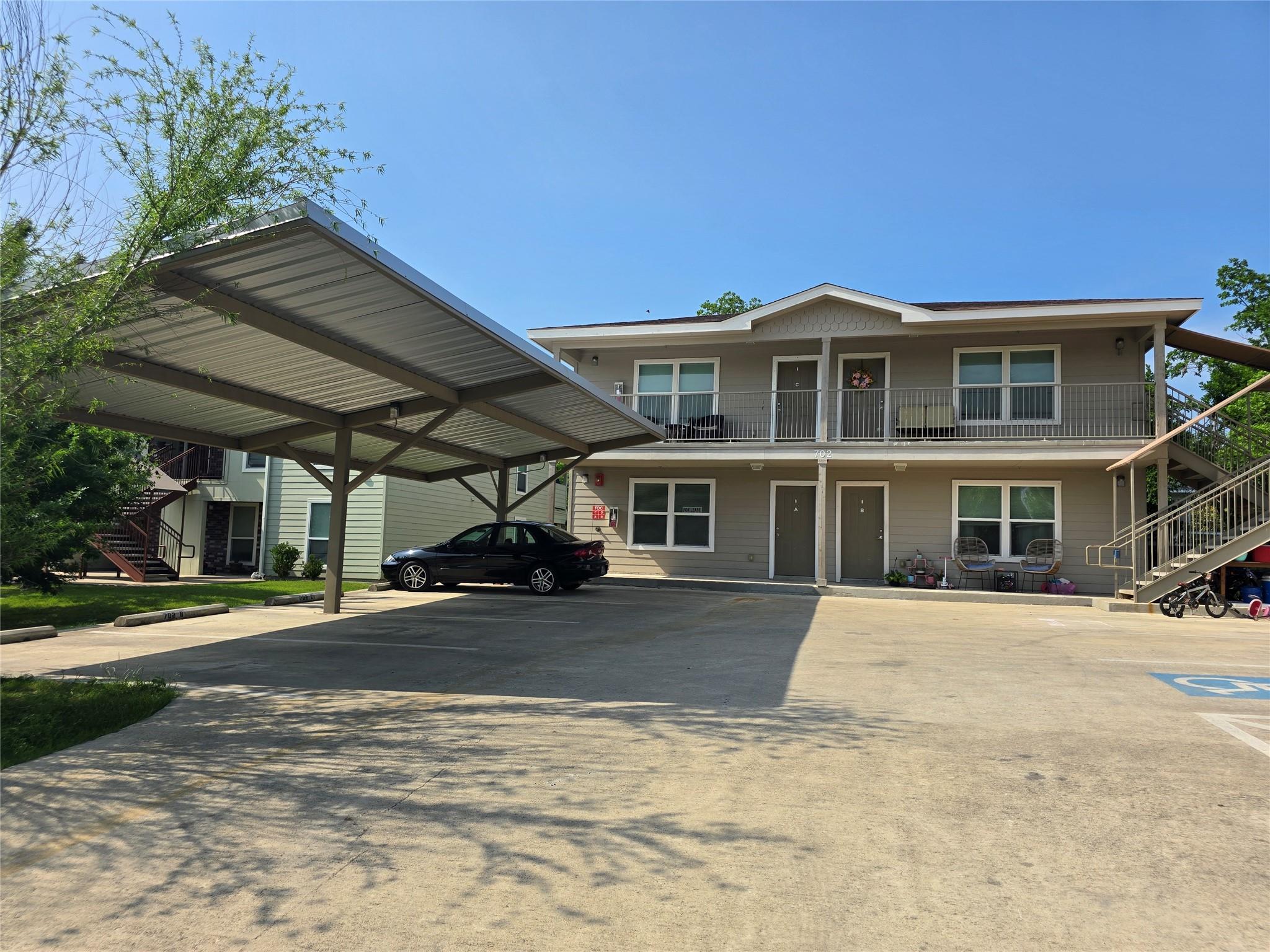 702 W 6th St # C, Taylor, TX 76574