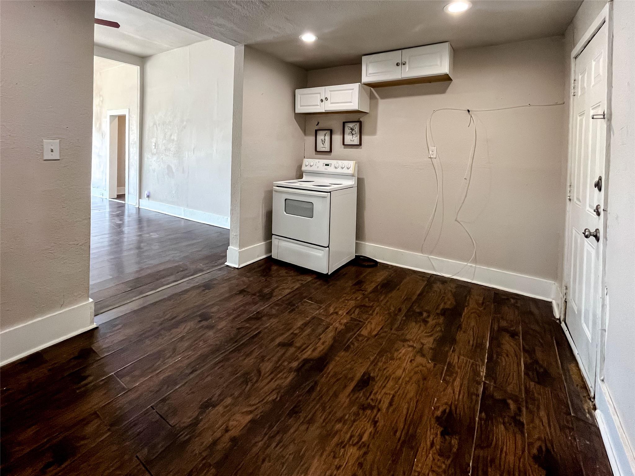 1216 Delaware St, San Antonio, TX 78210
