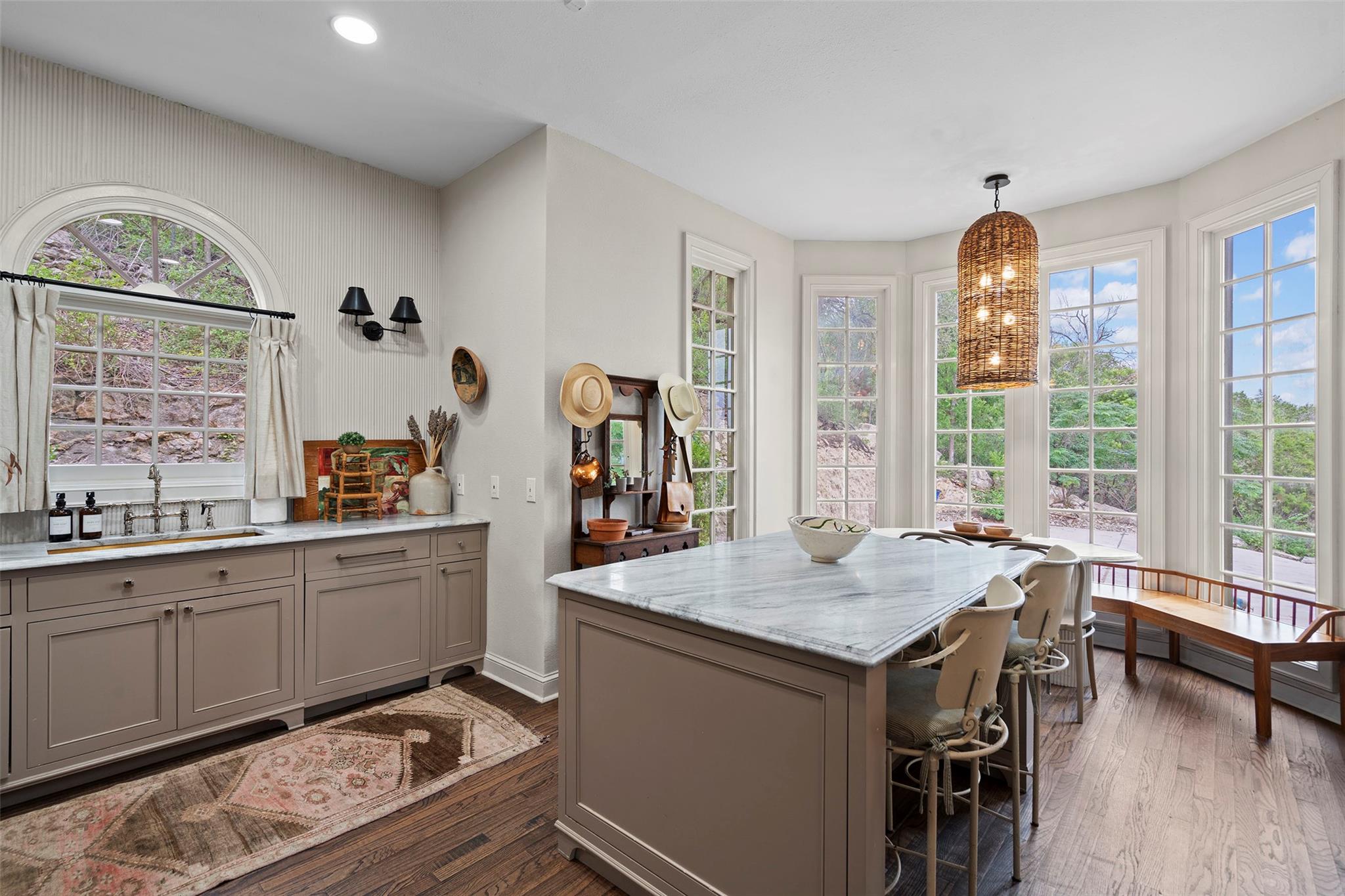 6203 Ledge Mountain Dr, Austin, TX 78731